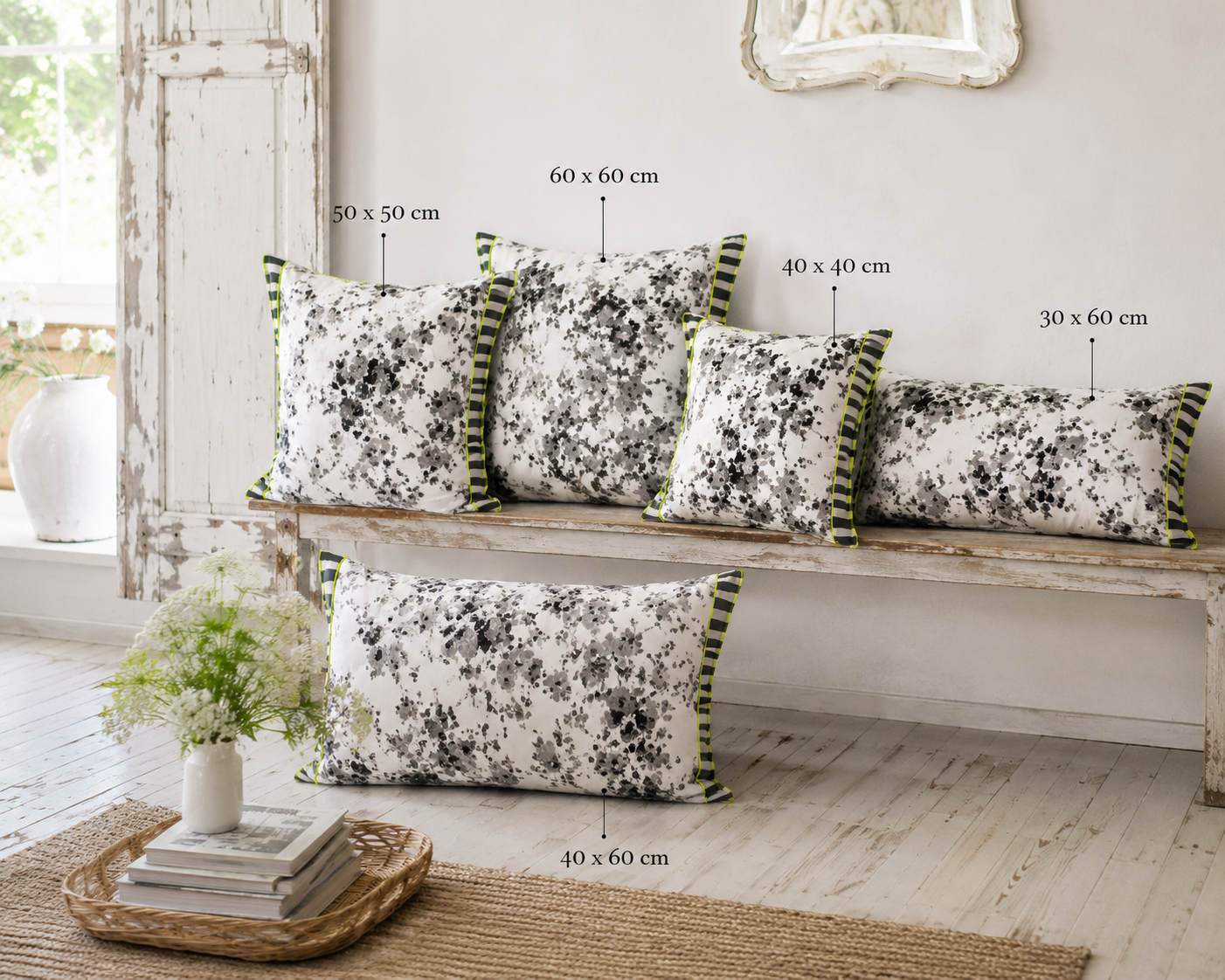 Dekokissen Grau-Weiß | Florales Muster mit Lime-Akzenten