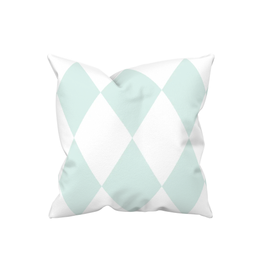 Dekokissen mit Aqua-Blau Weiß Rautenmuster im skandinavischen Landhausstil. Helles Sofakissen für Wohnzimmer, Schlafzimmer, Ferienwohnung oder Strandhaus an der Ostsee.