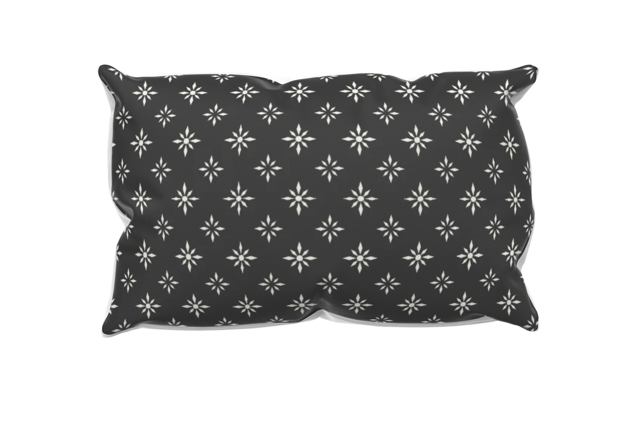 Nordstern Kissen 60 x 40 cm in Anthrazit und Weiß mit nordischem Sternmuster – längliches Dekokissen im skandinavischen Stil von Kissenglück